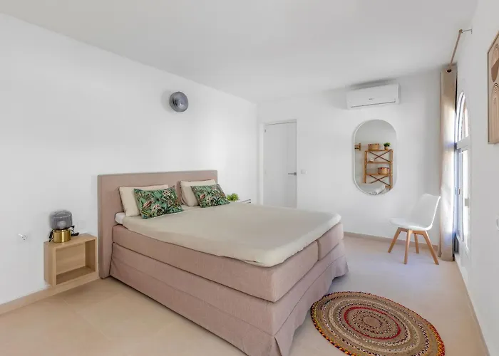 Mida Villa