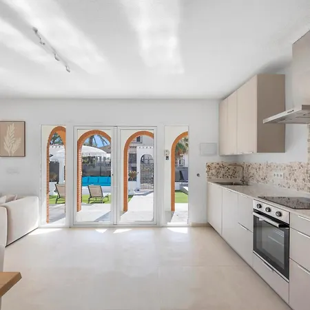 Mida Villa *