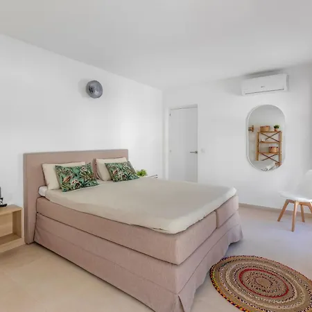 Mida Villa